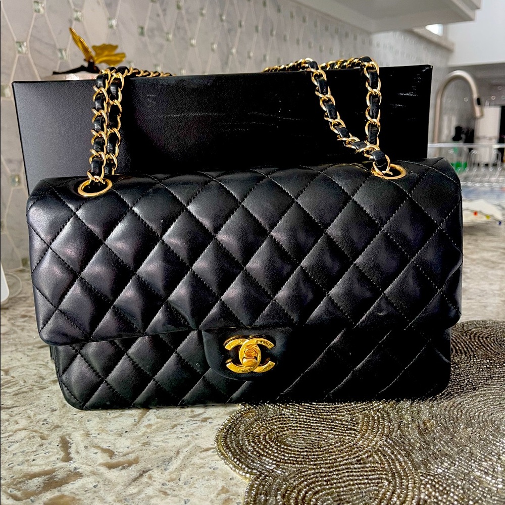 Chanel purse - Picture 2 of 7
